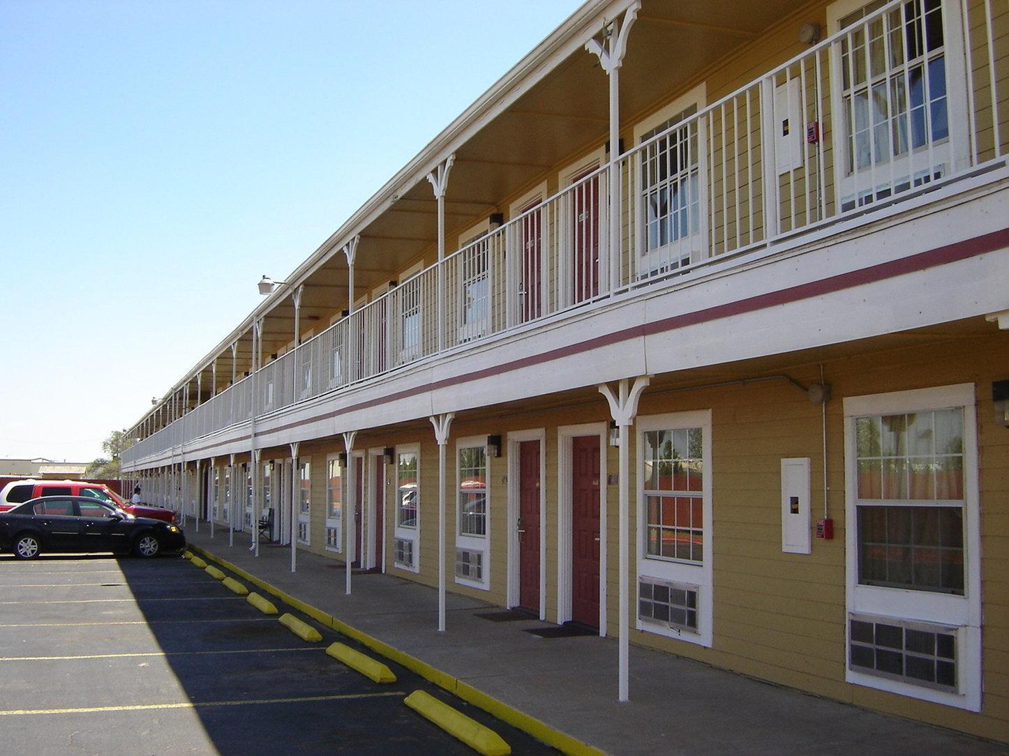 Victorian Inn มิดแลนด์ ภายนอก รูปภาพ